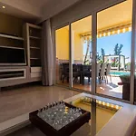 Sea Edge Friendly Holiday Home